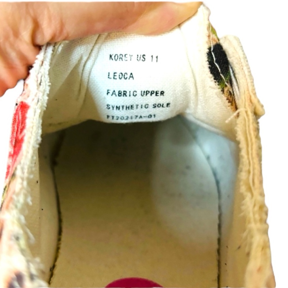 True Religion Sneakers Pink Floral Size 11 /41 - Picture 4 of 7